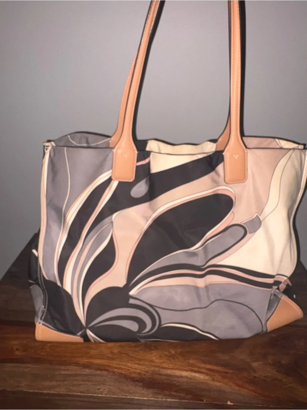 Tory Burch Beige, Grey, and Black Swirl Logo Tote Bag - Neutral Tulip